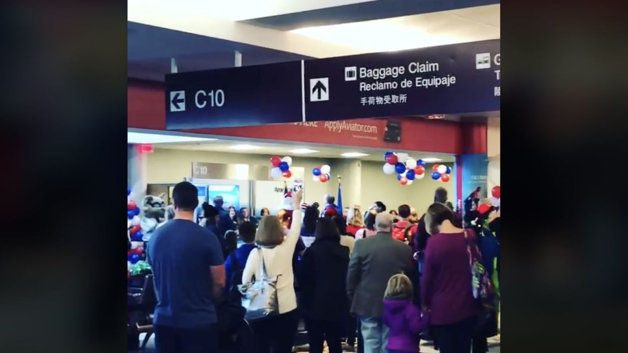 WATCH: Airport passengers, performer sing ‘The Star-Spangled Banner’ as soldiers salute Gold Star families on way to Disney