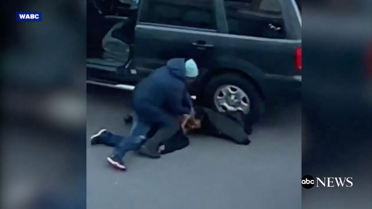 Mom takes down would-be carjacker in the Bronx, holds him until police show up