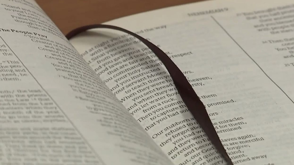 High schoolers want to give Bibles to classmates during lunch — but principal allegedly said no