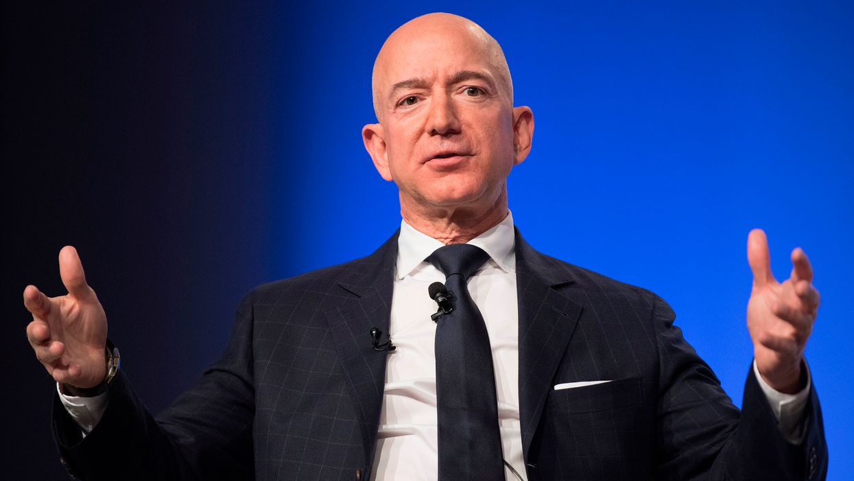 Jeff Bezos announces divorce amid reports he was seeing another woman