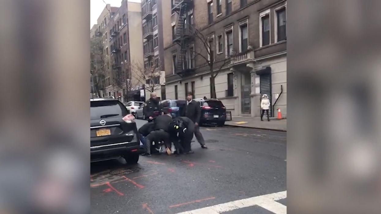 ‘Wild’ arrest video featuring cops, suspects, and bystanders goes viral, sparks NYPD investigation
