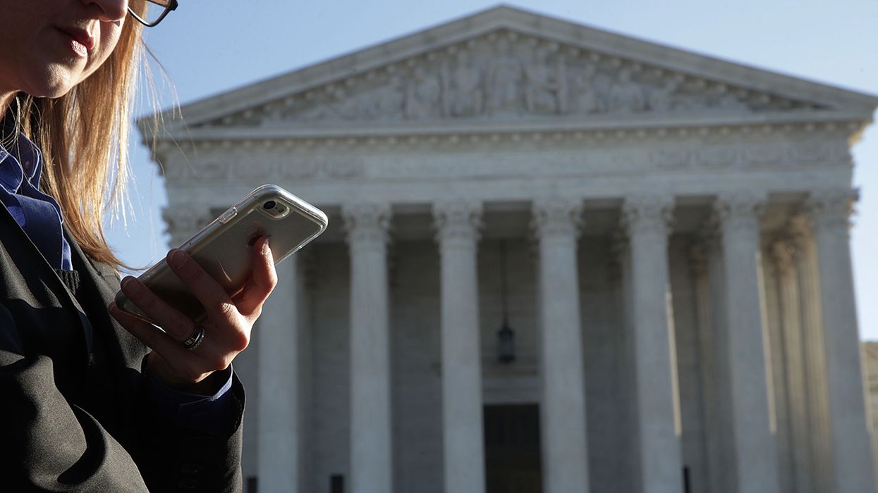 Report: Cellphone companies are still selling customers' location data and lawmakers want to know why