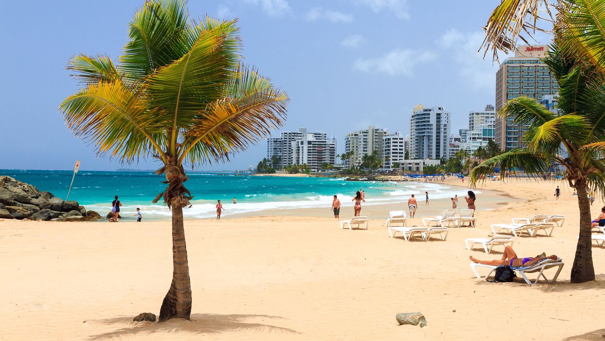 Dems party with more than 100 lobbyists in Puerto Rico despite partial government shutdown