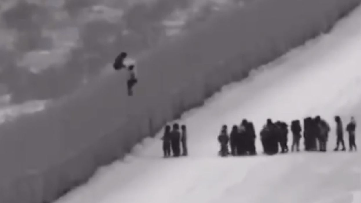 Authorities arrest more than 110 Central Americans who scaled Arizona border wall