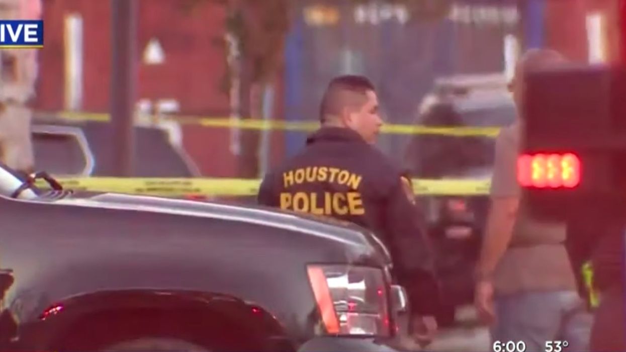 Four police officers shot while serving an arrest warrant in Houston