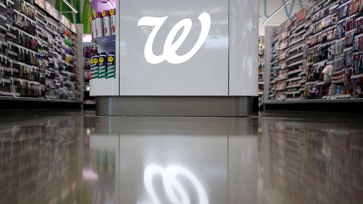 Former Walgreens employee accused of filling 750,000 prescriptions with no pharmacist license