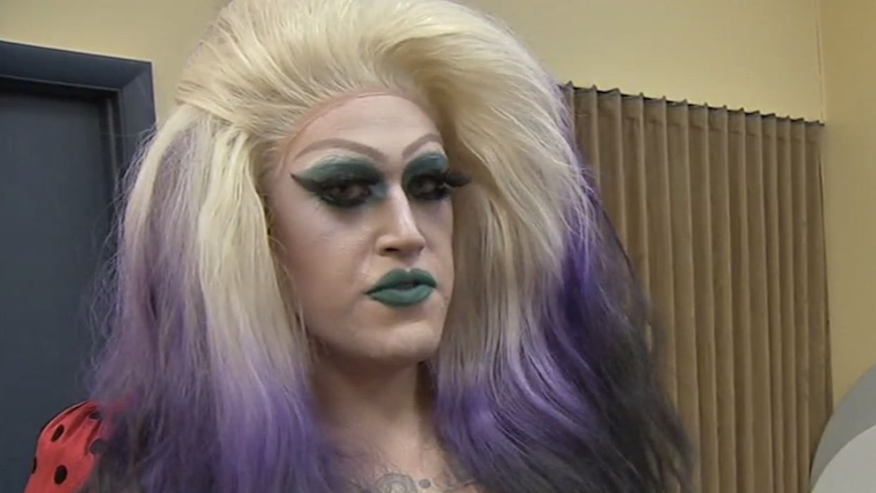 Drag queen who goes by 'Annie Christ' reads to kids at public library as Drag Queen Story Time spreads