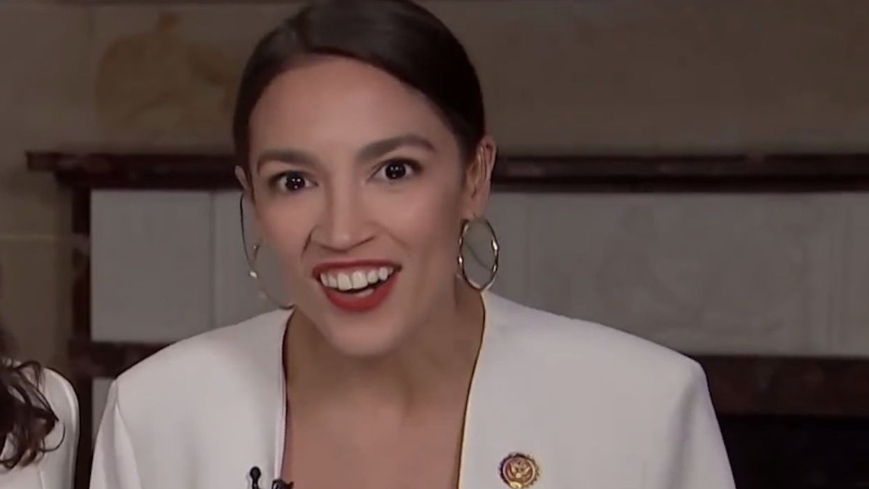 MSNBC host asks Ocasio-Cortez to comment on Trump using Venezuela to slam socialism. She dodges the question, bigly.