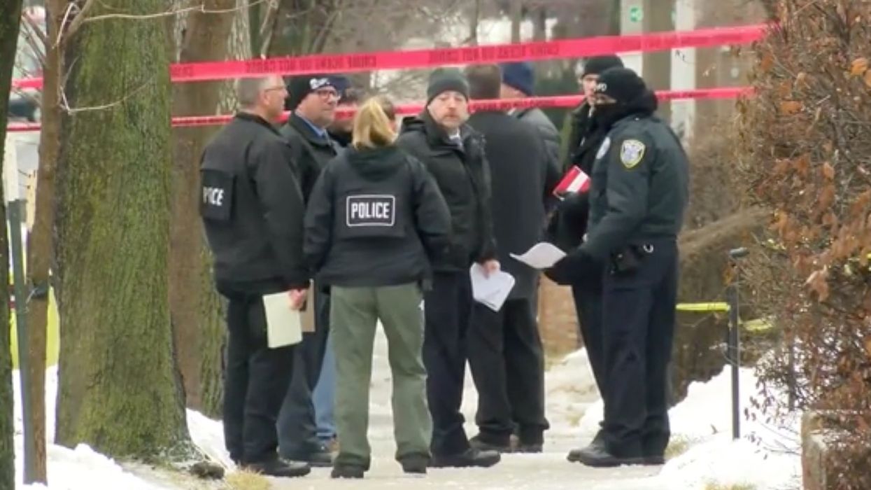 35-year-old Milwaukee police officer killed while serving search warrant