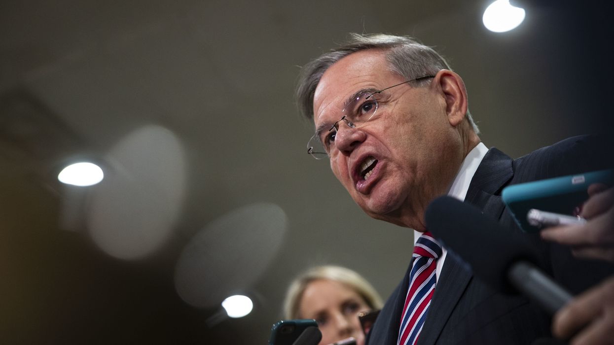 Dem senator threatens to call cops on reporter, calls him 'trash' for Green New Deal question