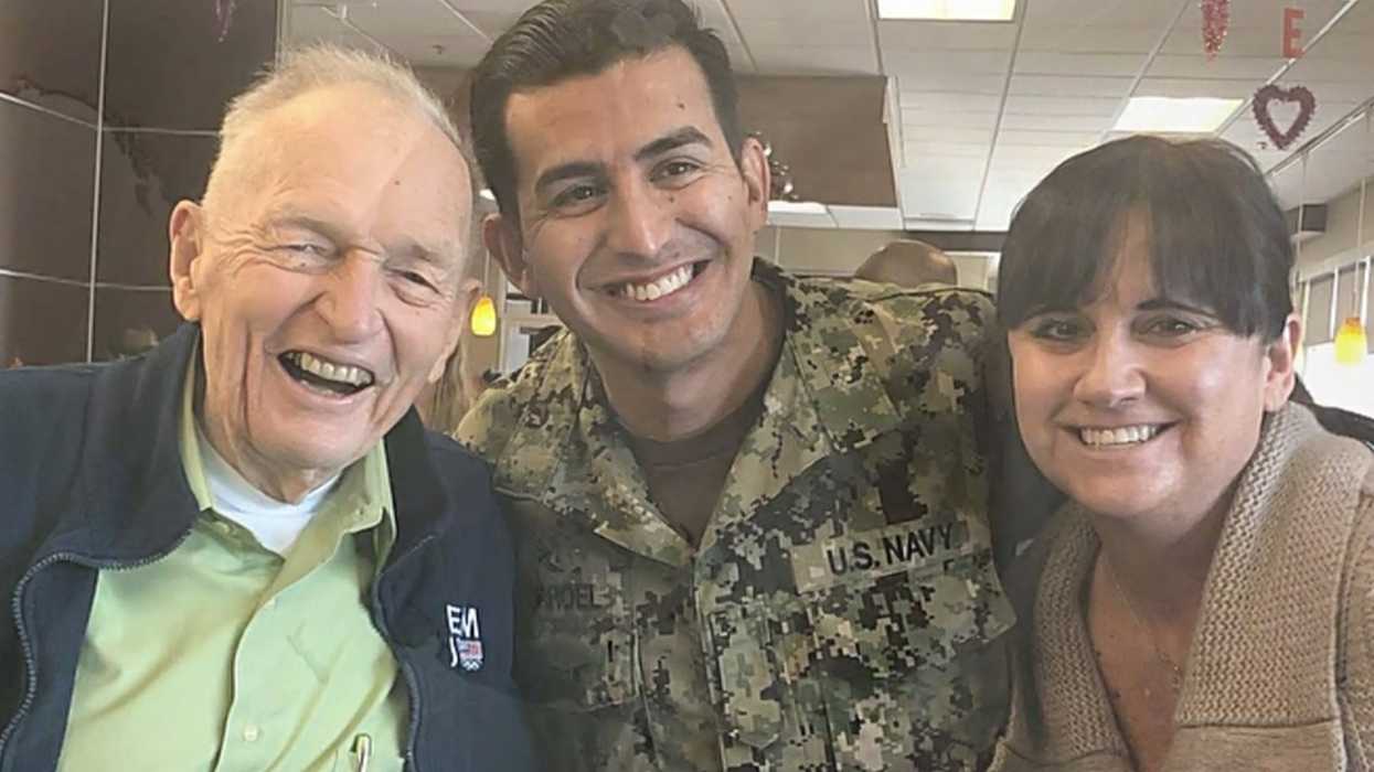 World War II veteran celebrates his 92nd birthday by picking up $1,500 in Chick-fil-A meals for military members