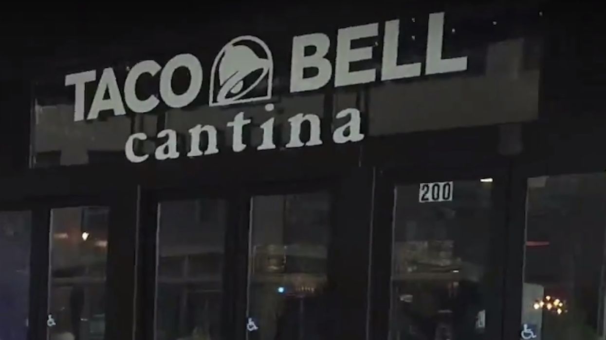 Gunman enters Taco Bell, threatens customers — who then take gun and pistol-whip the guy