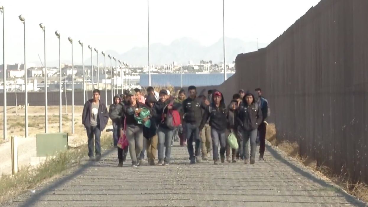 Border Patrol nabs more than 700 illegal immigrants in El Paso overnight, including two convicted sex offenders