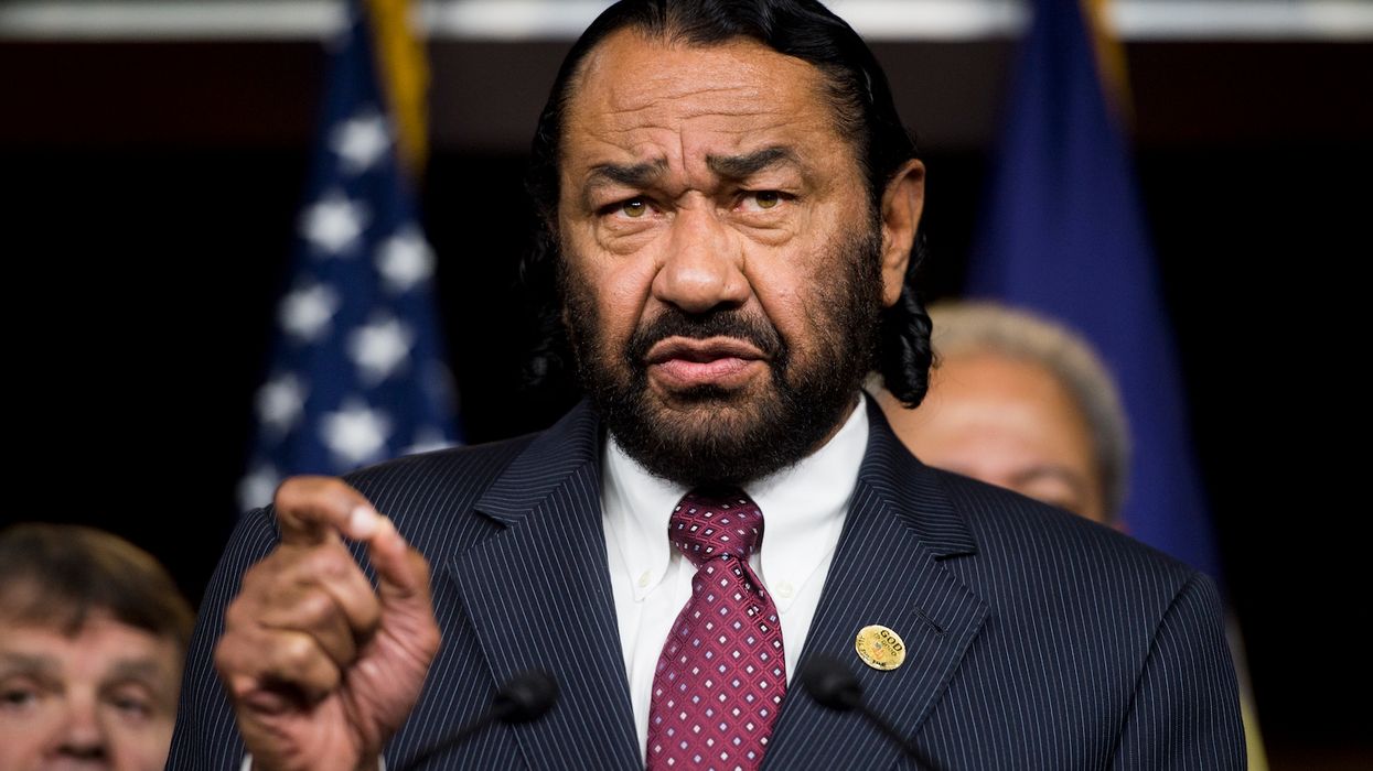 Some Democrats defy Pelosi with intention to force impeachment vote in the House