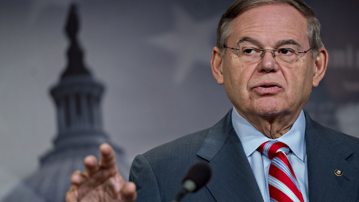 Sen. Menendez touts bill to protect journalists, gets called out by reporter he threatened a month ago