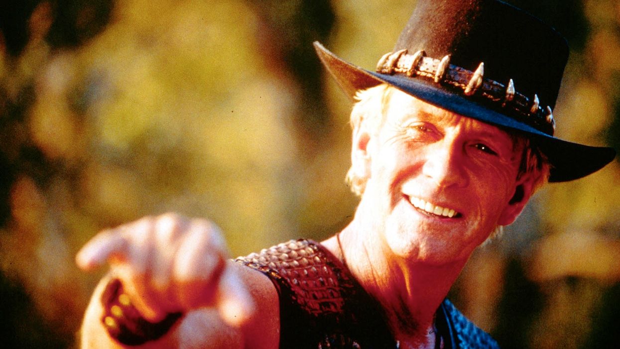 Watch: Alabama store clerk channels 'Crocodile Dundee,' busts out machete to fend off knife-wielding thugs
