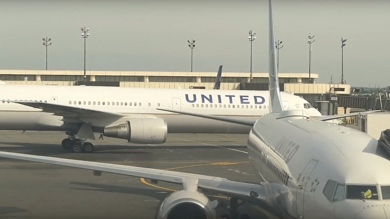 United Airlines now offers 'non-binary gender' booking — and even the title 'Mx.' Reactions are a tad sarcastic.