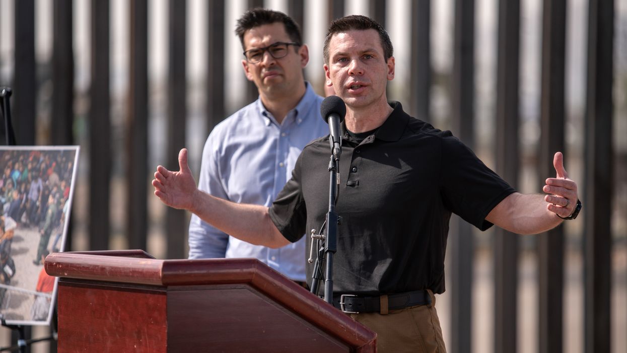 Border chief urges Congress 'to act' as 'breaking point' hits the southern border