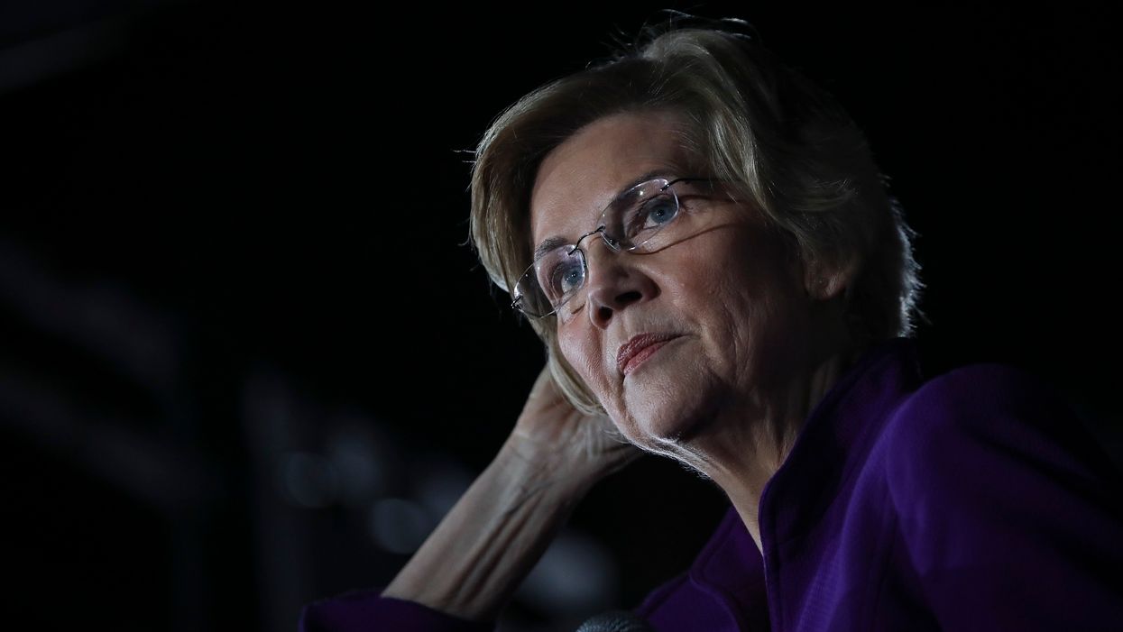 Elizabeth Warren's finance director quits amid fundraising struggle