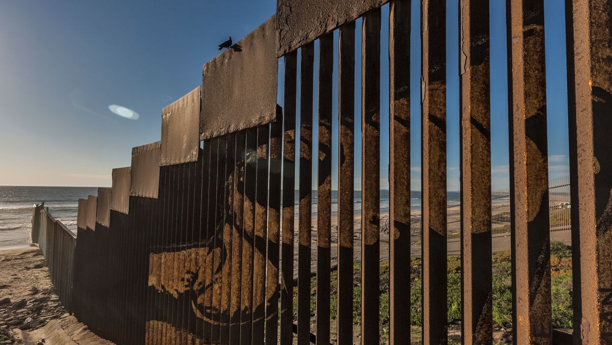 Democratic presidential hopeful announces that he wants to decriminalize illegal immigration