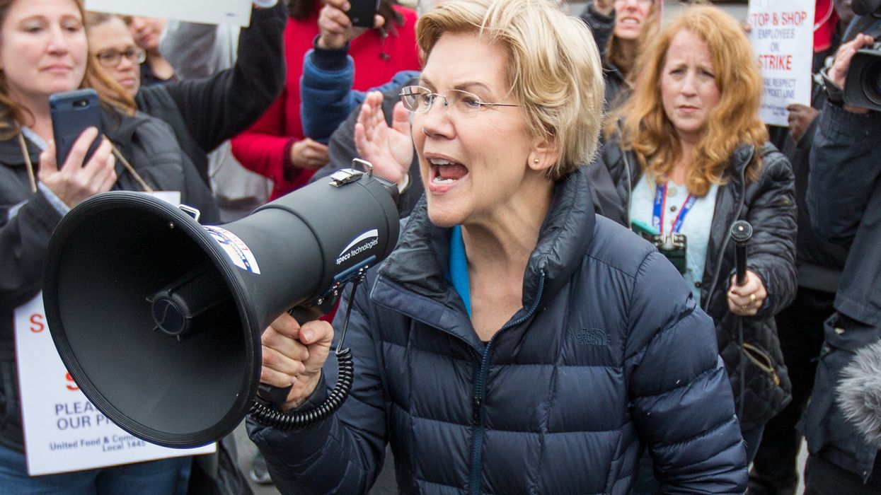 Elizabeth Warren joins other Democrats calling for Pres. Trump's impeachment
