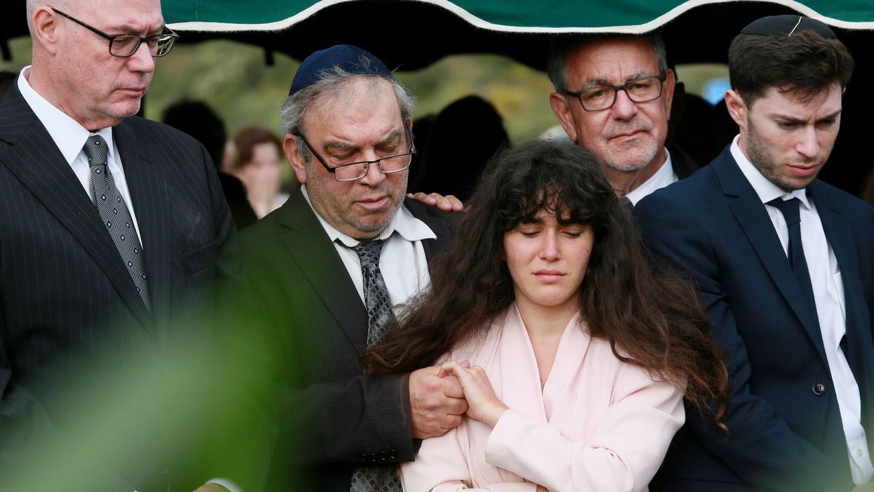 A doctor was trying to save synagogue shooting victims — then tragically realizes his wife was one of them