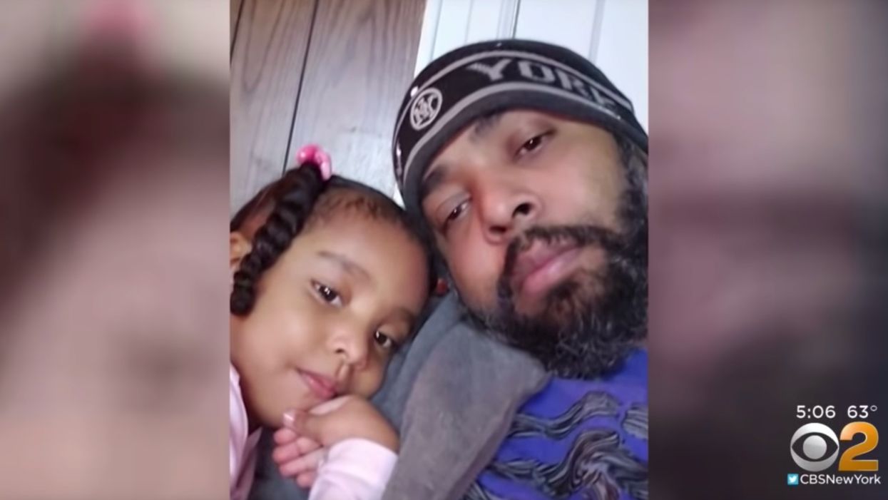 Father reportedly rigs car with propane tank, intentionally sets it on fire with 3-year-old chained inside