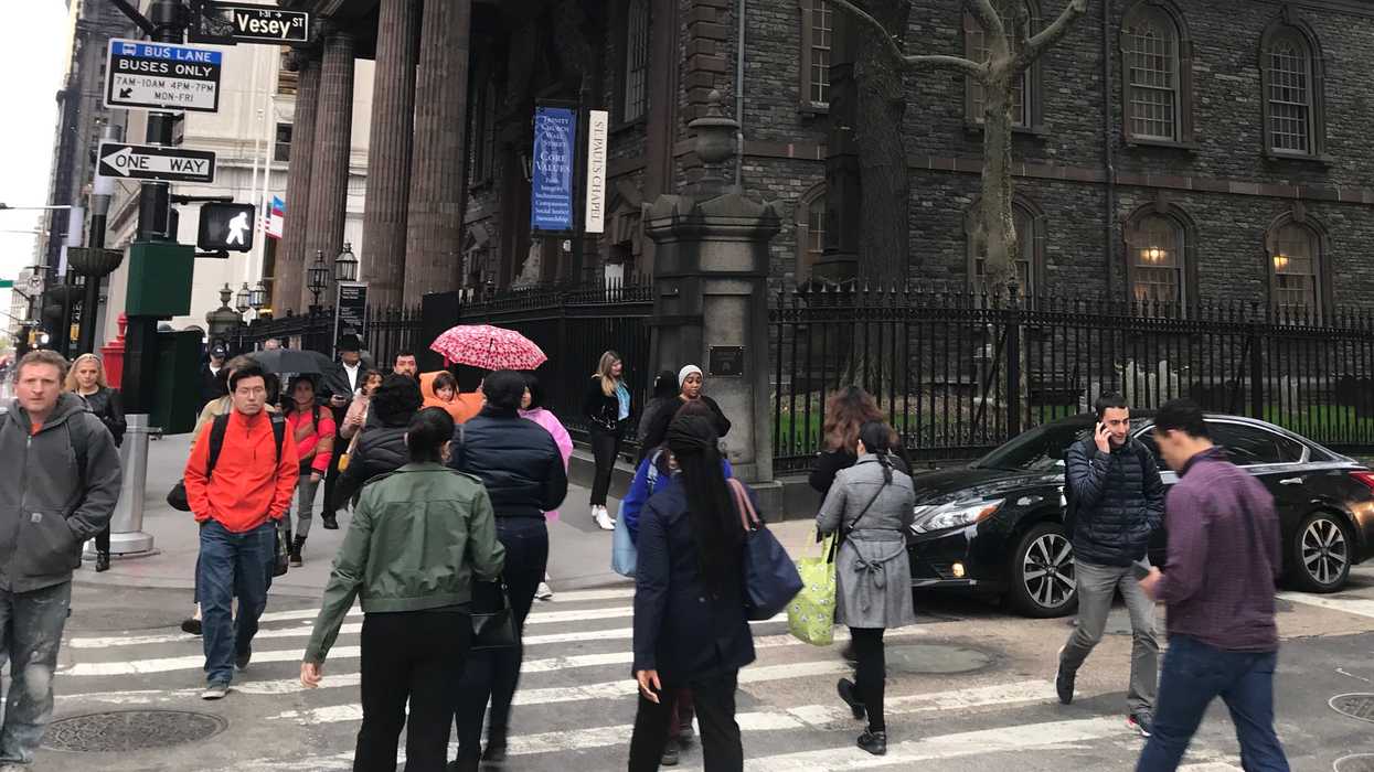 New York lawmakers want to make it illegal to look at your cellphone while crossing the street