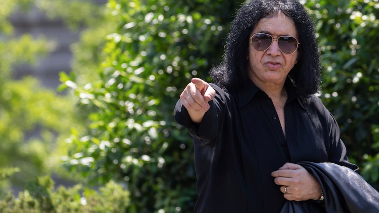 Rocker Gene Simmons fights back tears at Pentagon talking about how late mother loved US: 'America is the promised land'