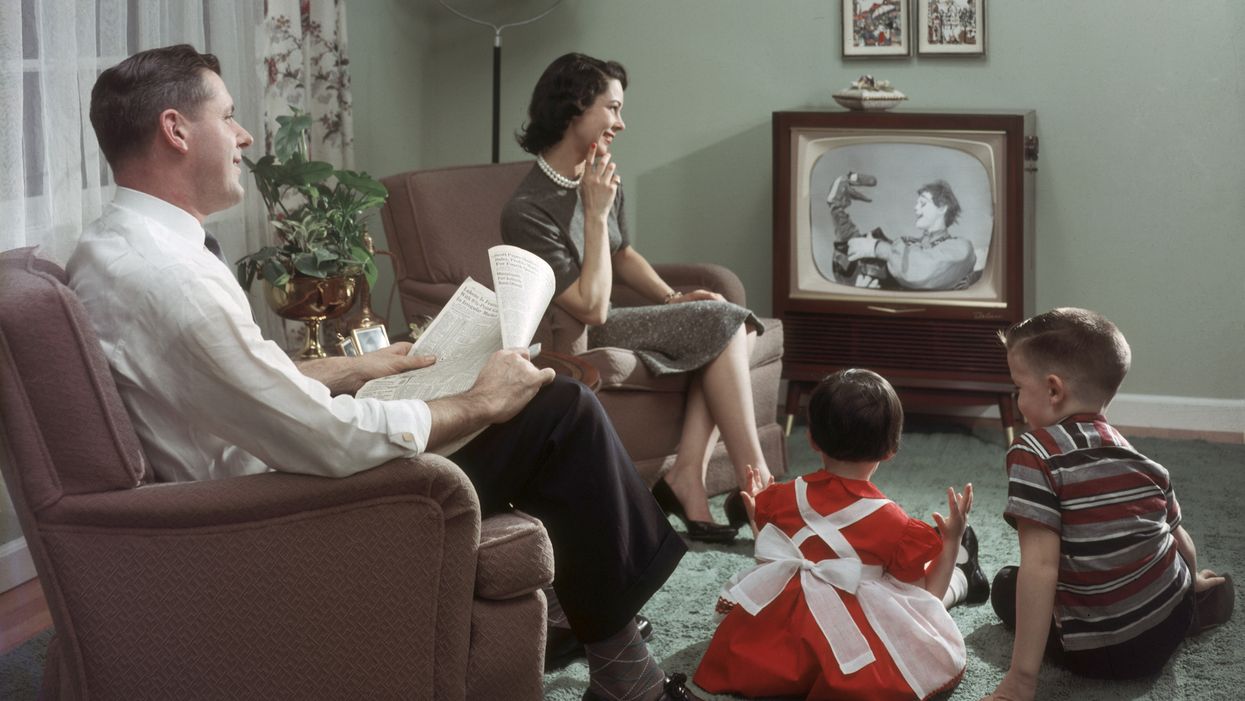 NY Times runs piece saying the ‘happiest of all’ American wives are ‘religious conservatives.’ Social media loses its mind.