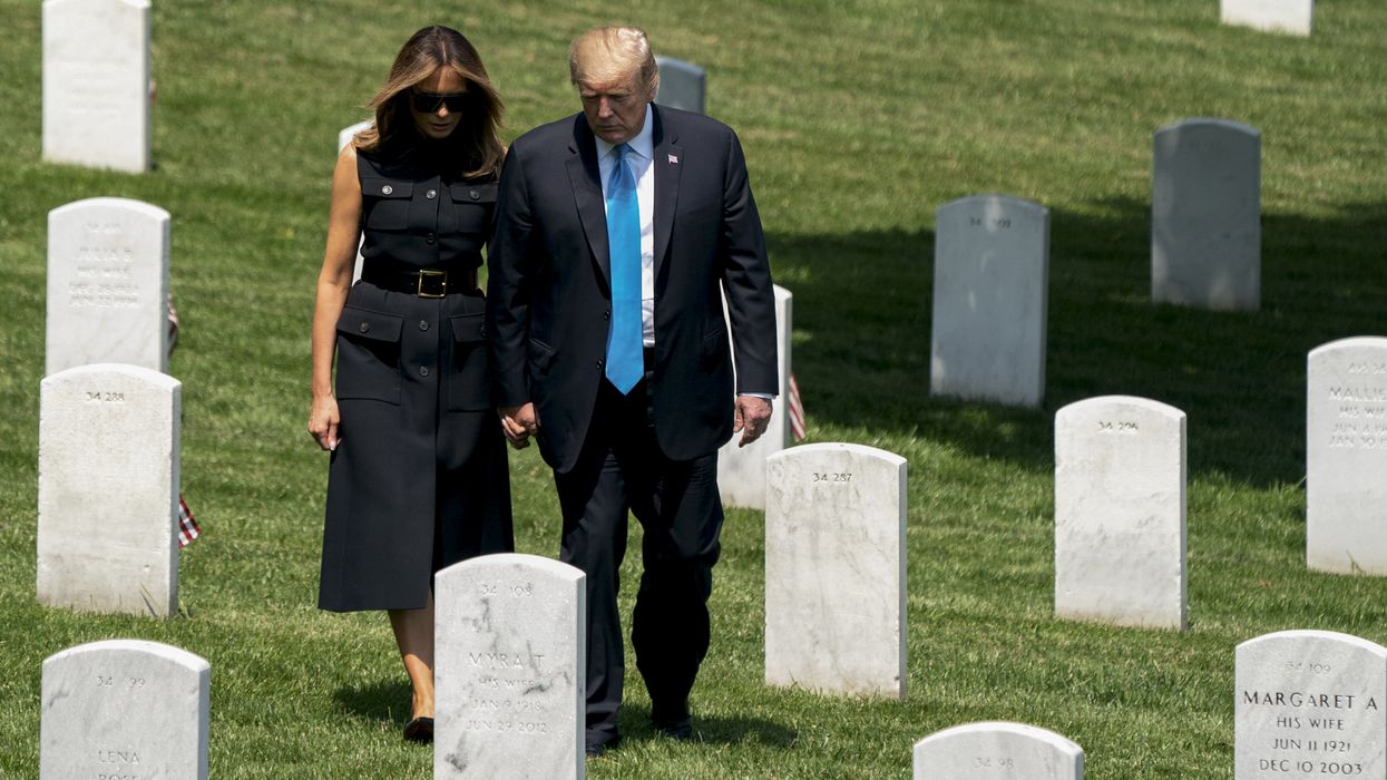 President Trump and first lady make surprise visit to Arlington Cemetery before Memorial Day