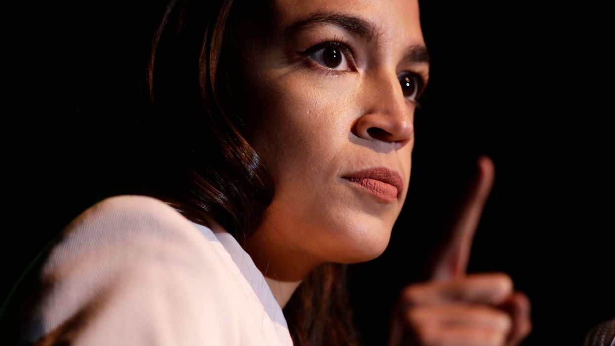 Alexandria Ocasio-Cortez panics during thunderstorm, says DC weather is result of ‘climate crisis.’ A meteorologist hilariously shuts her down.