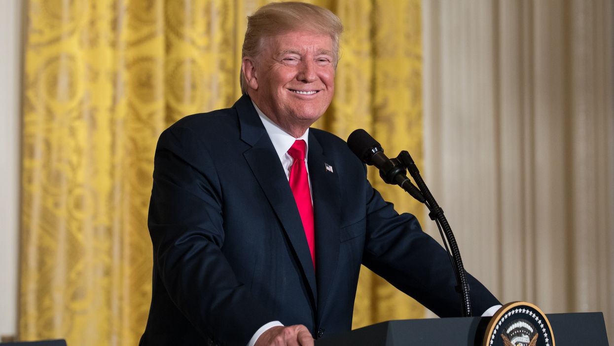 Social media takes actress to the woodshed after she tweets debunked fake news about President Donald Trump