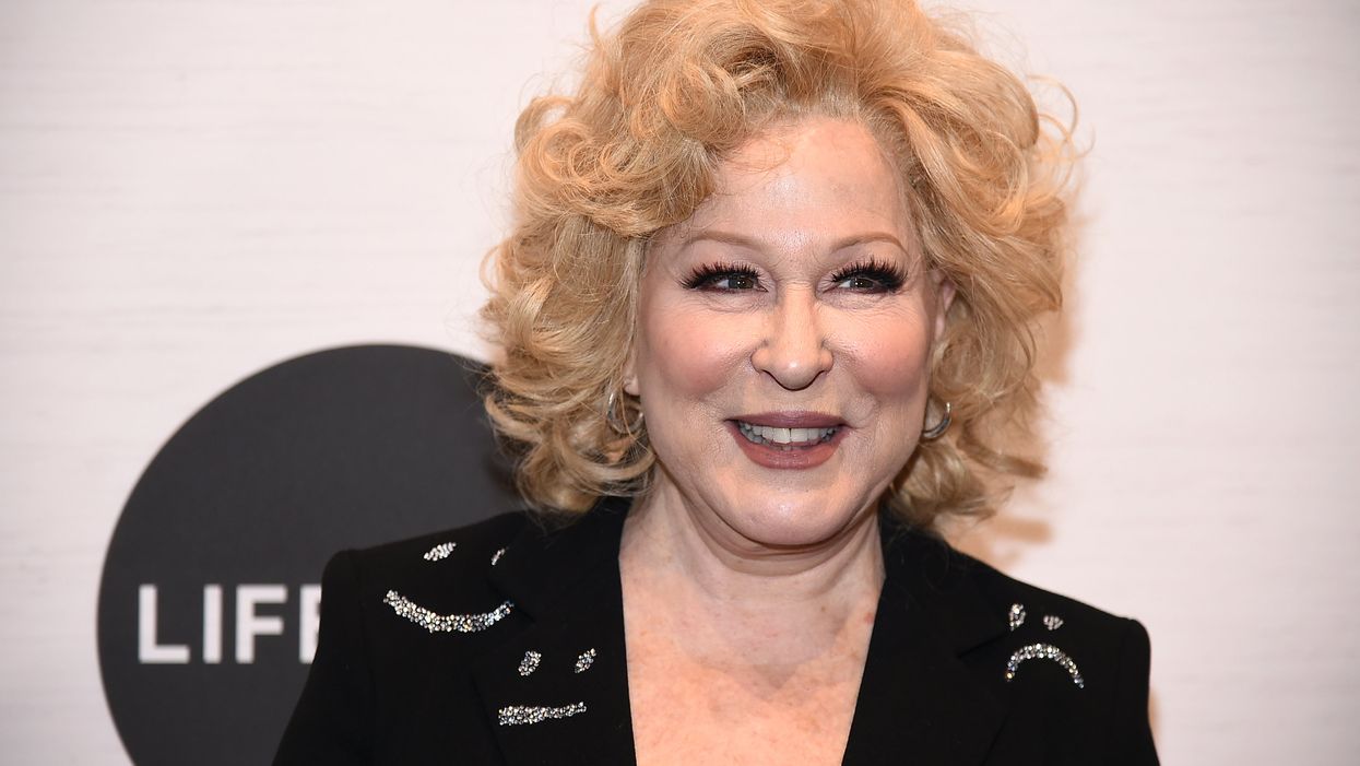 'Washed up psycho' Bette Midler jokes that someone should stab President Trump