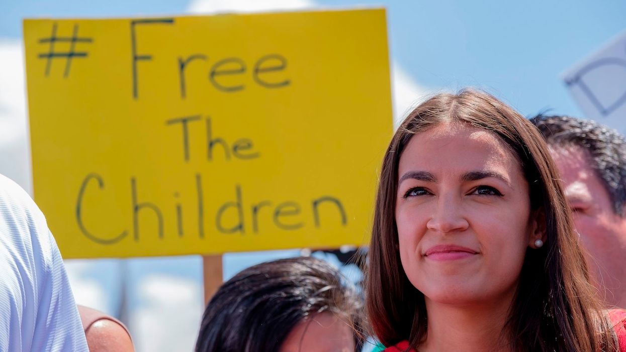 AOC said detained migrants were forced to drink from toilets—Border Patrol tells a different story