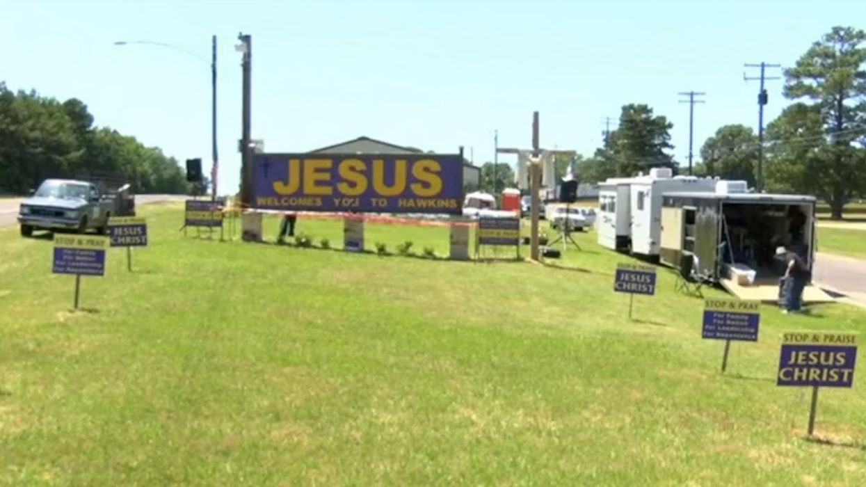 'Jesus' sign removed overnight by workers from tiny Texas city — and church that put it there isn't happy
