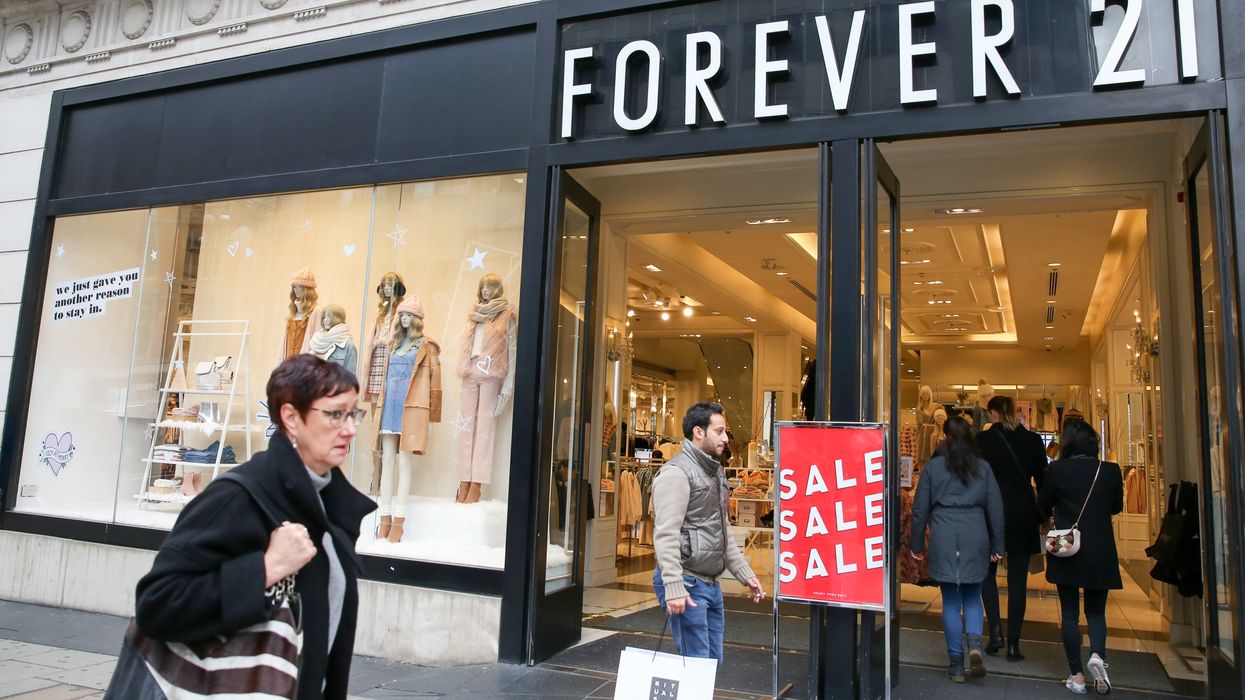 Clothing retailer issues apology after sending diet bars along with customers’ orders