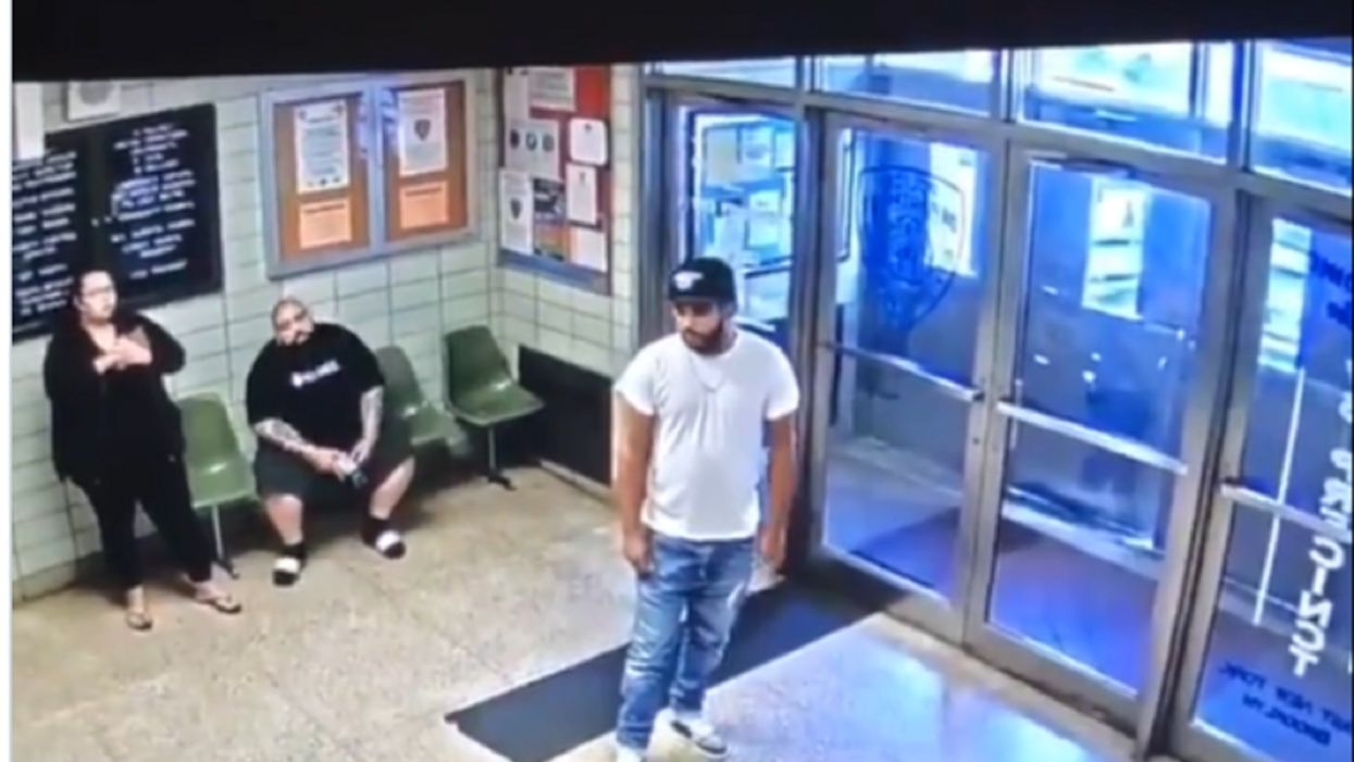 Watch: NYPD officers react to knife-wielding man who walked into precinct asking to be shot