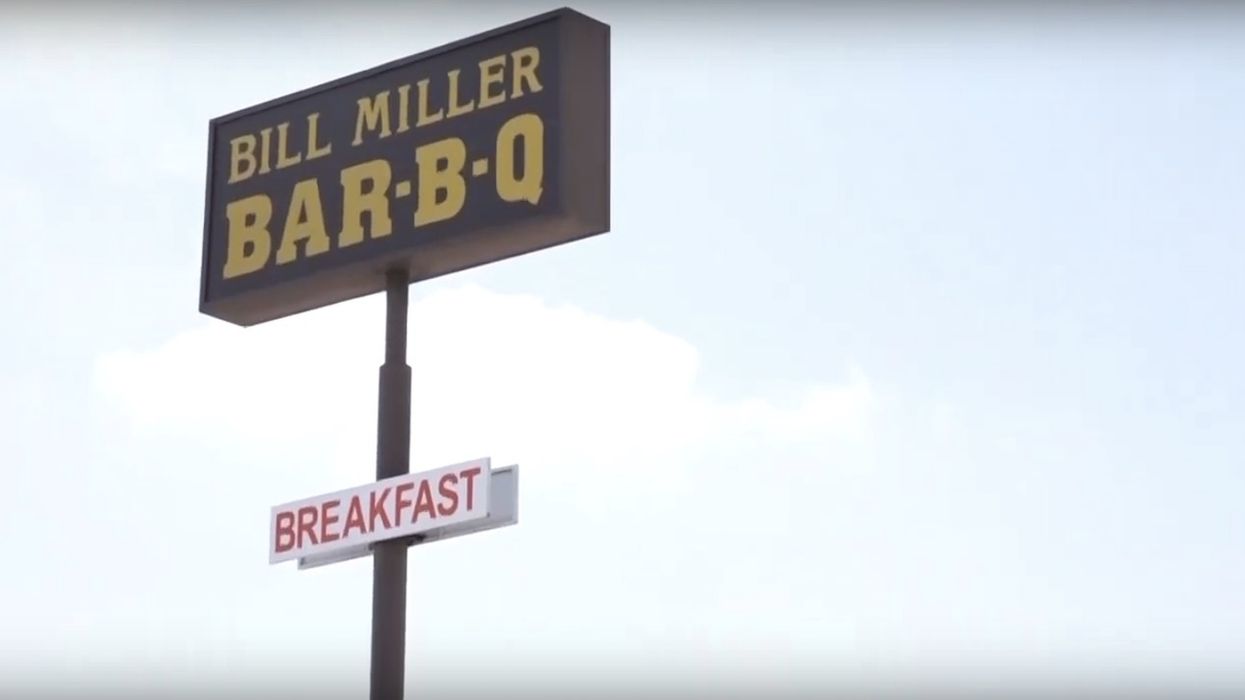 'Thank you Joaquin': Customers line up around block at BBQ joint after Democratic Rep. Castro outs owner as President Trump donor