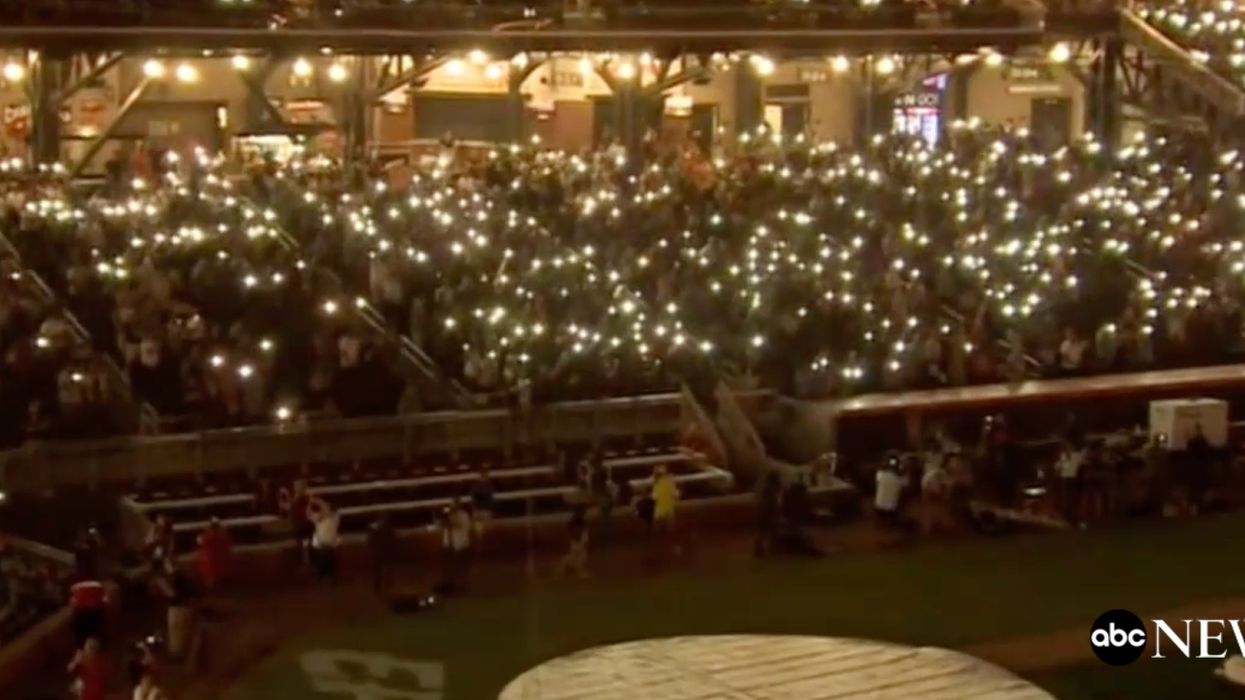 Thousands of people from both sides of US-Mexico border gather at vigil for El Paso massacre victims