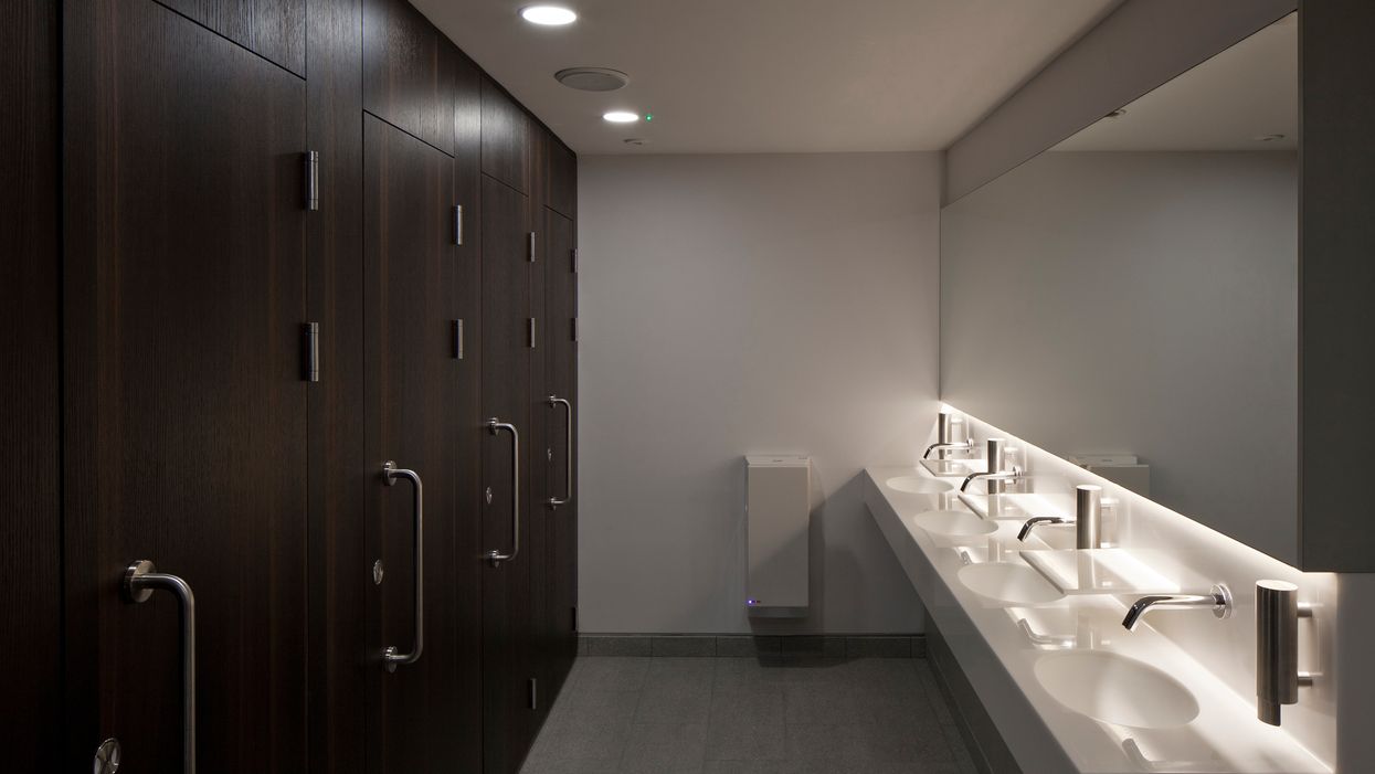 School removes bathroom stall doors to crack down on student vaping