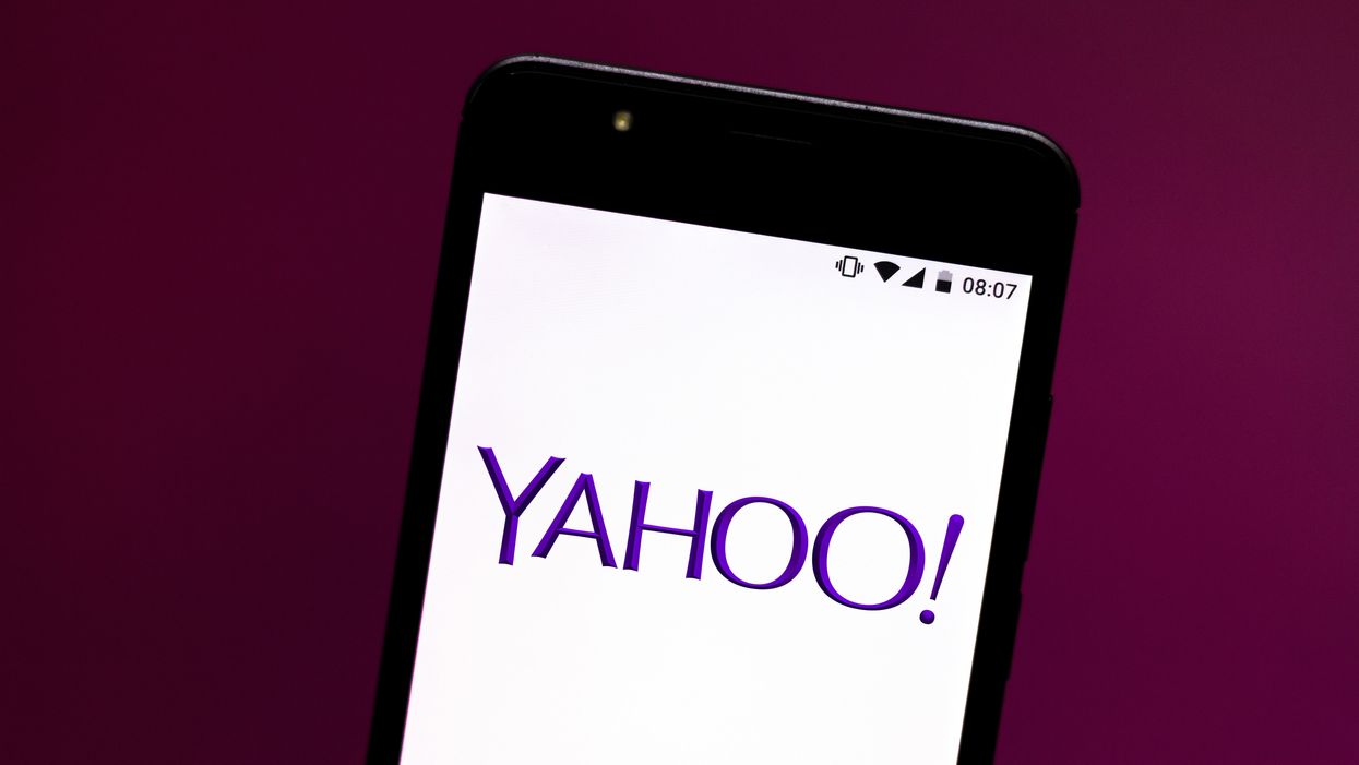 Yahoo commits embarrassing and hilarious fake news gaffe — and even police have to get involved