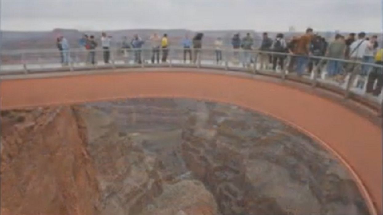 Man jumps to his death at Grand Canyon Skywalk