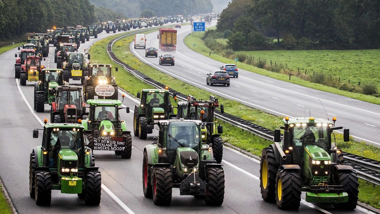 Farmers — tired of being blamed for climate change — drive tractor convoy to The Hague, causing record-breaking rush hour in the Netherlands