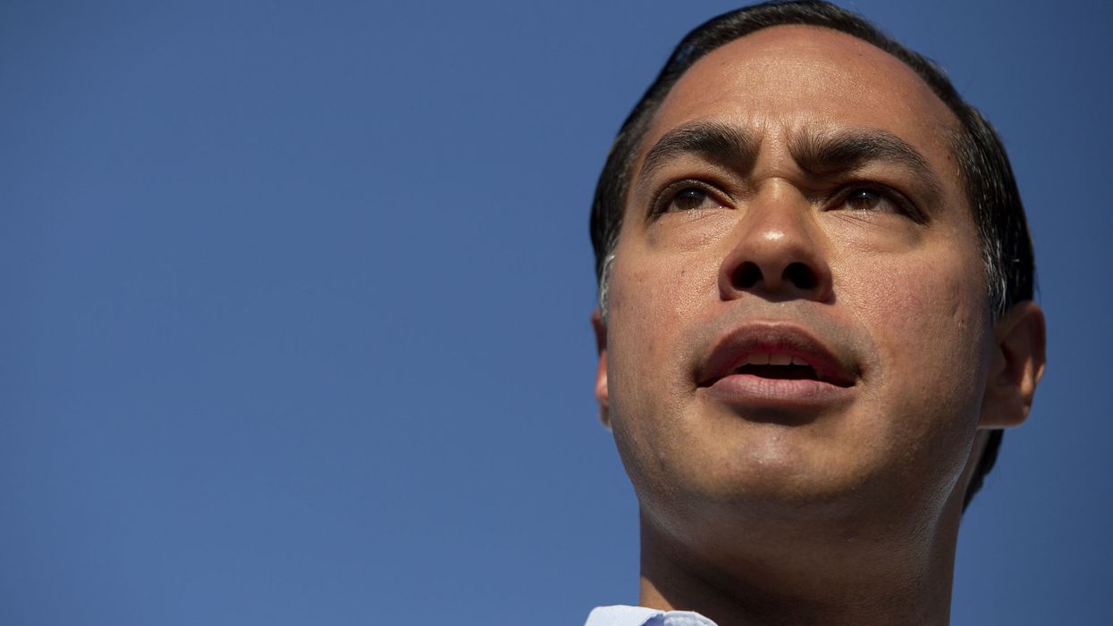 Julián Castro tries to lead LGBTQ migrants across the US-Mexico border, and it does not go very well