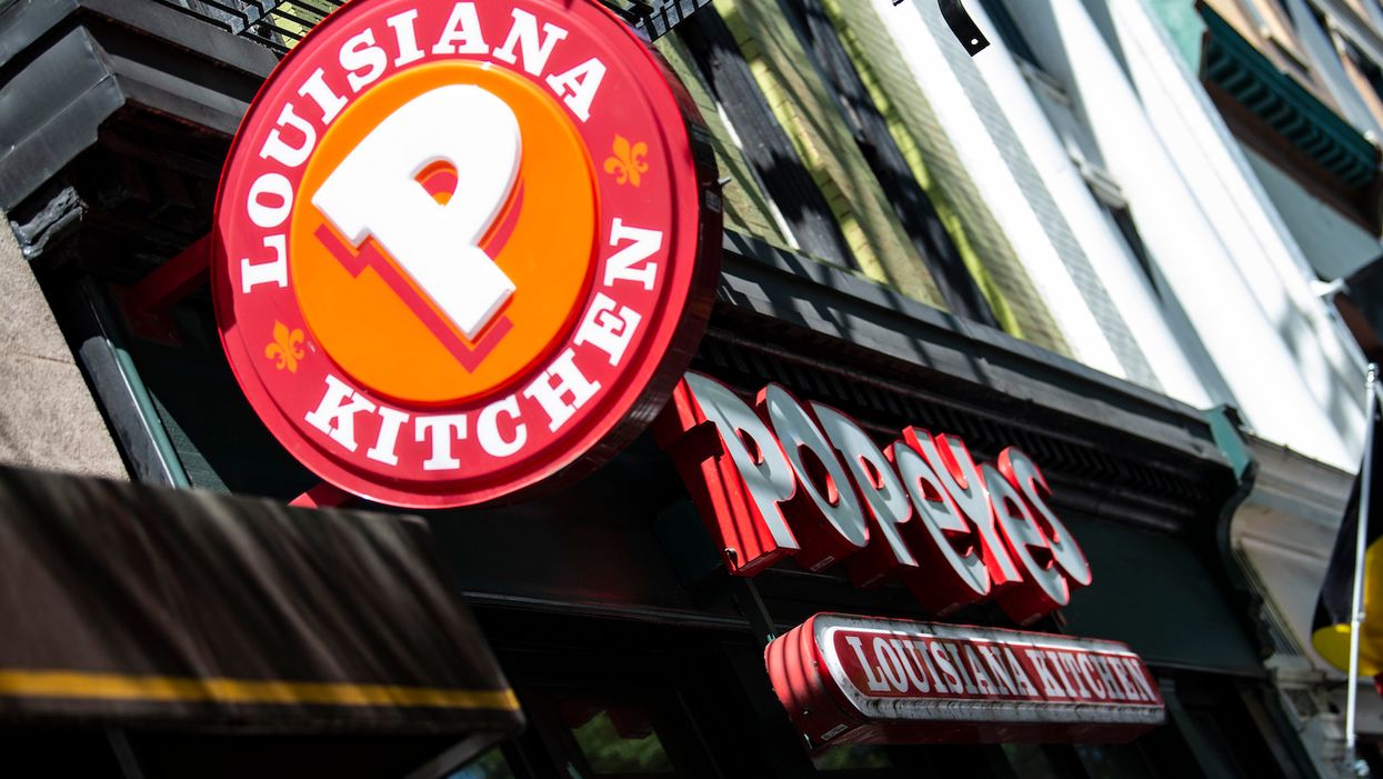 Man stabbed to death in fight over Popeyes' popular chicken sandwich