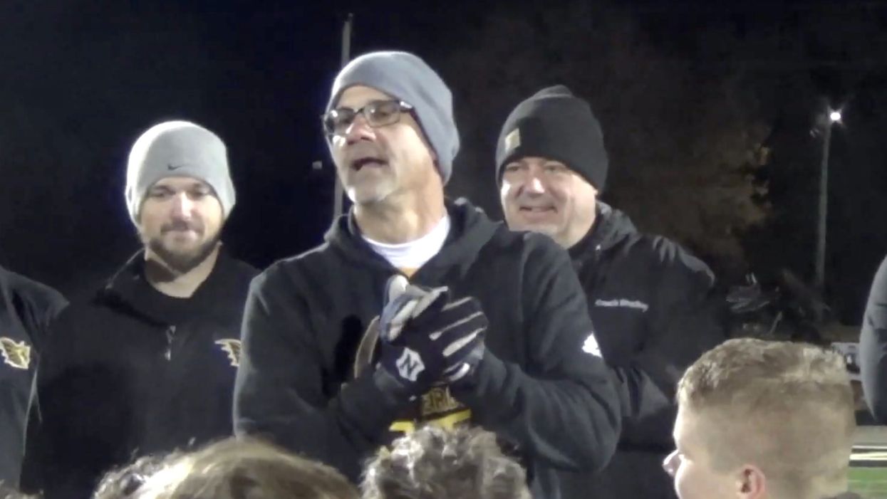 Atheist group demands Missouri high school's football coaches stop praying with players