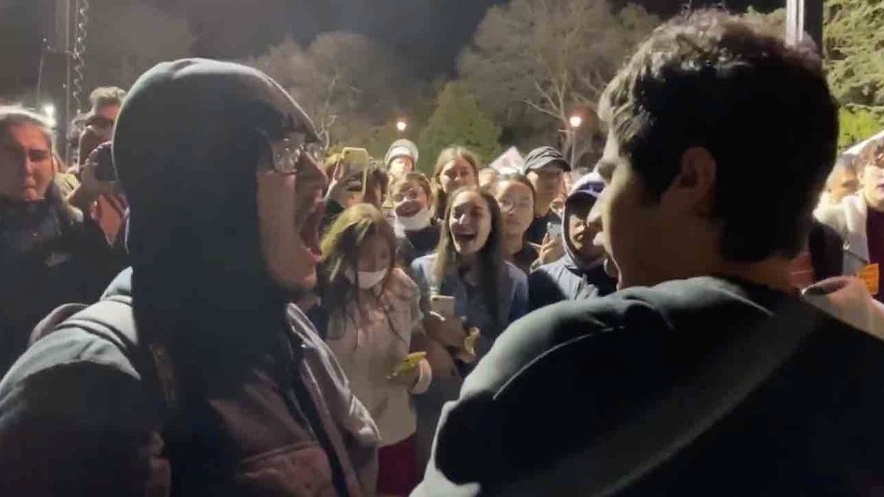 Leftist protesters form human wall, push away and intimidate people trying to attend Ann Coulter speech at UC Berkeley
