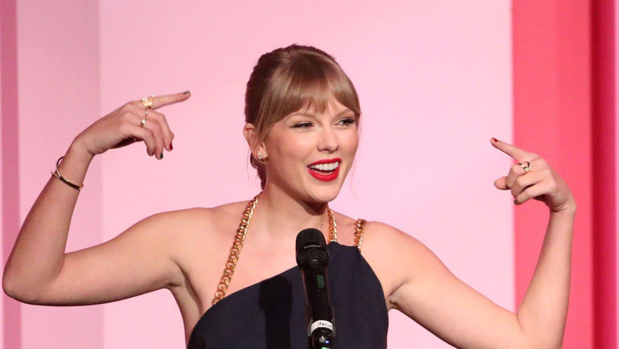 Taylor Swift goes on a lengthy rant about 'toxic male privilege' in her Billboard speech. She waited for loud applause, but it never came.