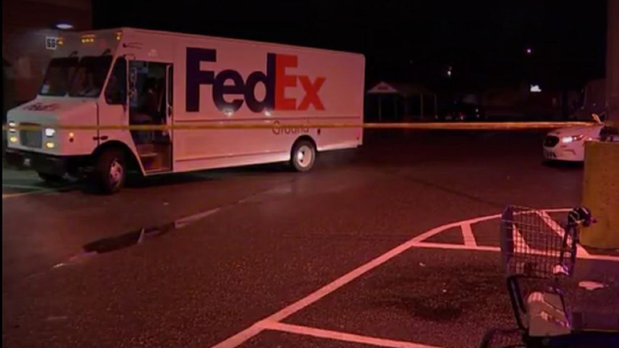 FedEx driver shot and robbed, returns fire with his own weapon. Suspect dead.